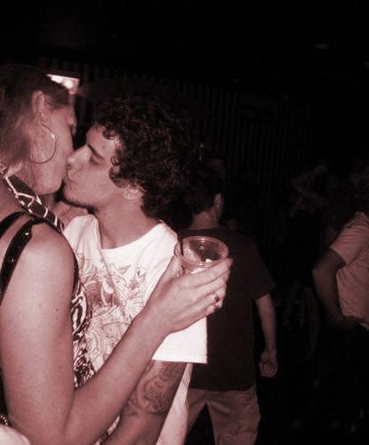 Поимели в центре тусовки